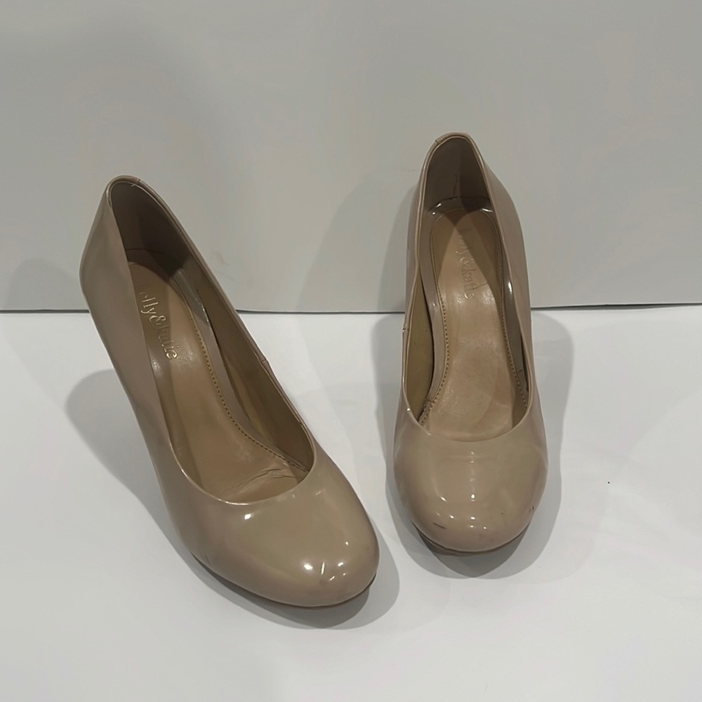 Kelly and Katie tan 4 inch heels